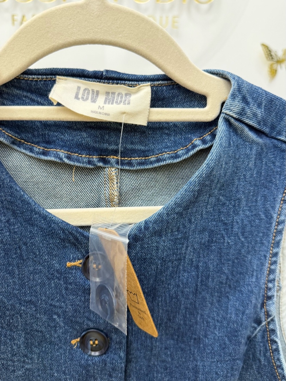 Dark Wash Denim Button-Front Vest | Sleeveless Fitted Top - Picture 4 of 4